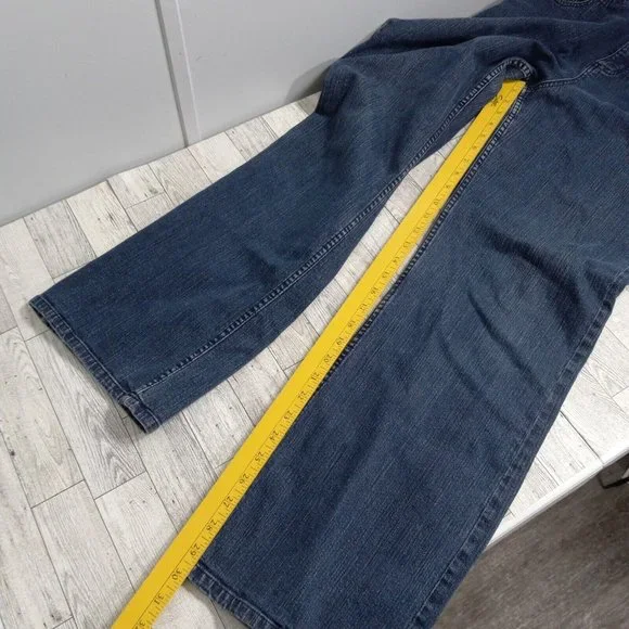 D & Co Womens Denim Jeans 12 Stretch Bootcut Medium Wash Outdoor Casual - Picture 13 of 16